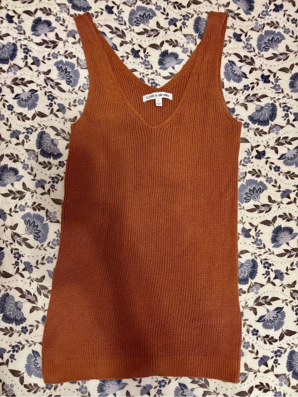 Elizabeth and James Burnt Orange V-Neck Knit Tank | Small